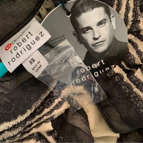 ROBERT RODRIGUEZ TWO TONE SHEER CHIFFON SLEEVELESS RUFFLE PEPLUM BLOUSE - Picture 5 of 16